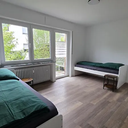 Apartment Voll Ausgestattet, 3 Schlafzimmer, 2 Balkone, Wifi Und Parkplatz- In